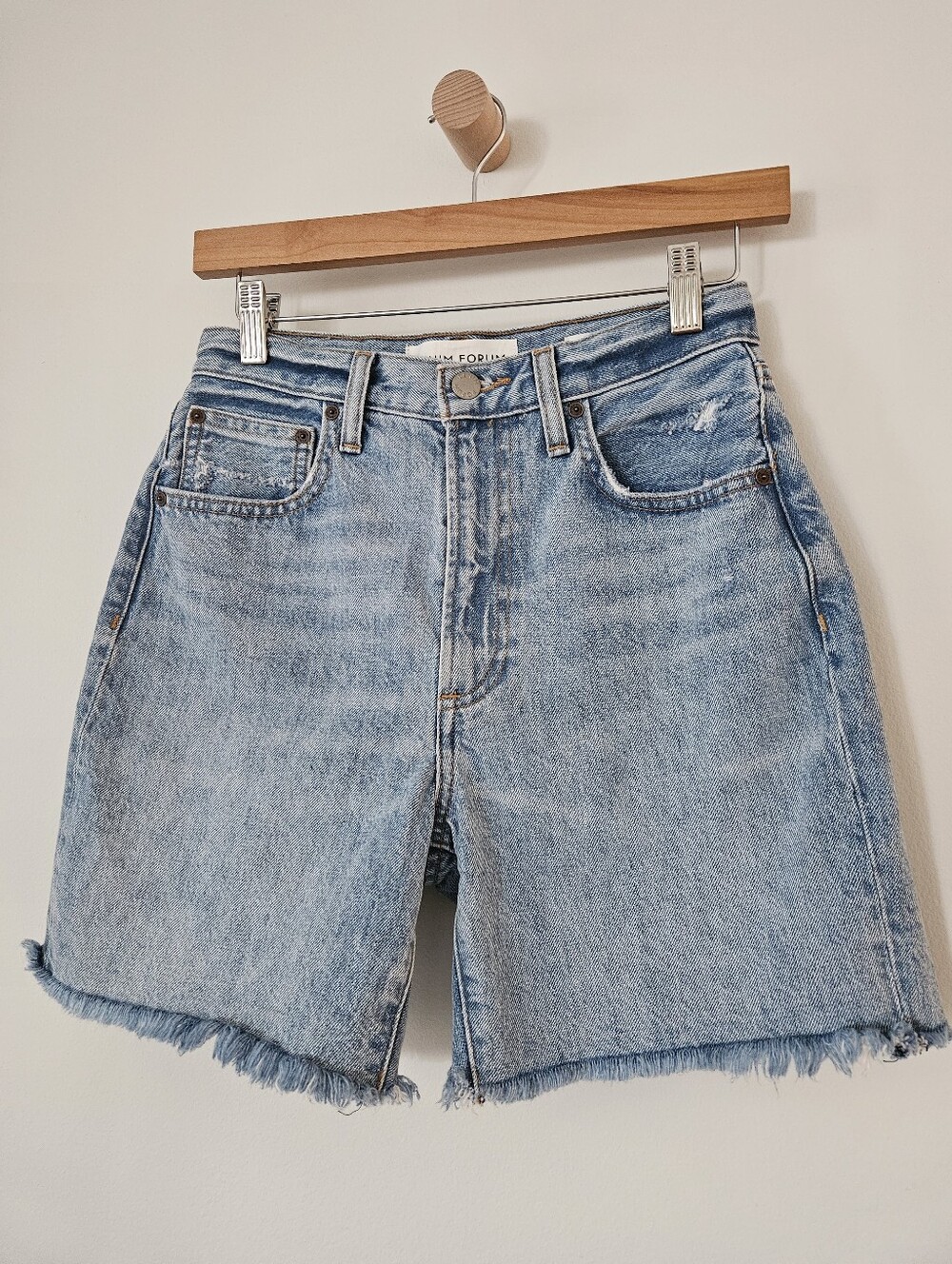 Denim Forum Loose Mid-Thigh Short 24